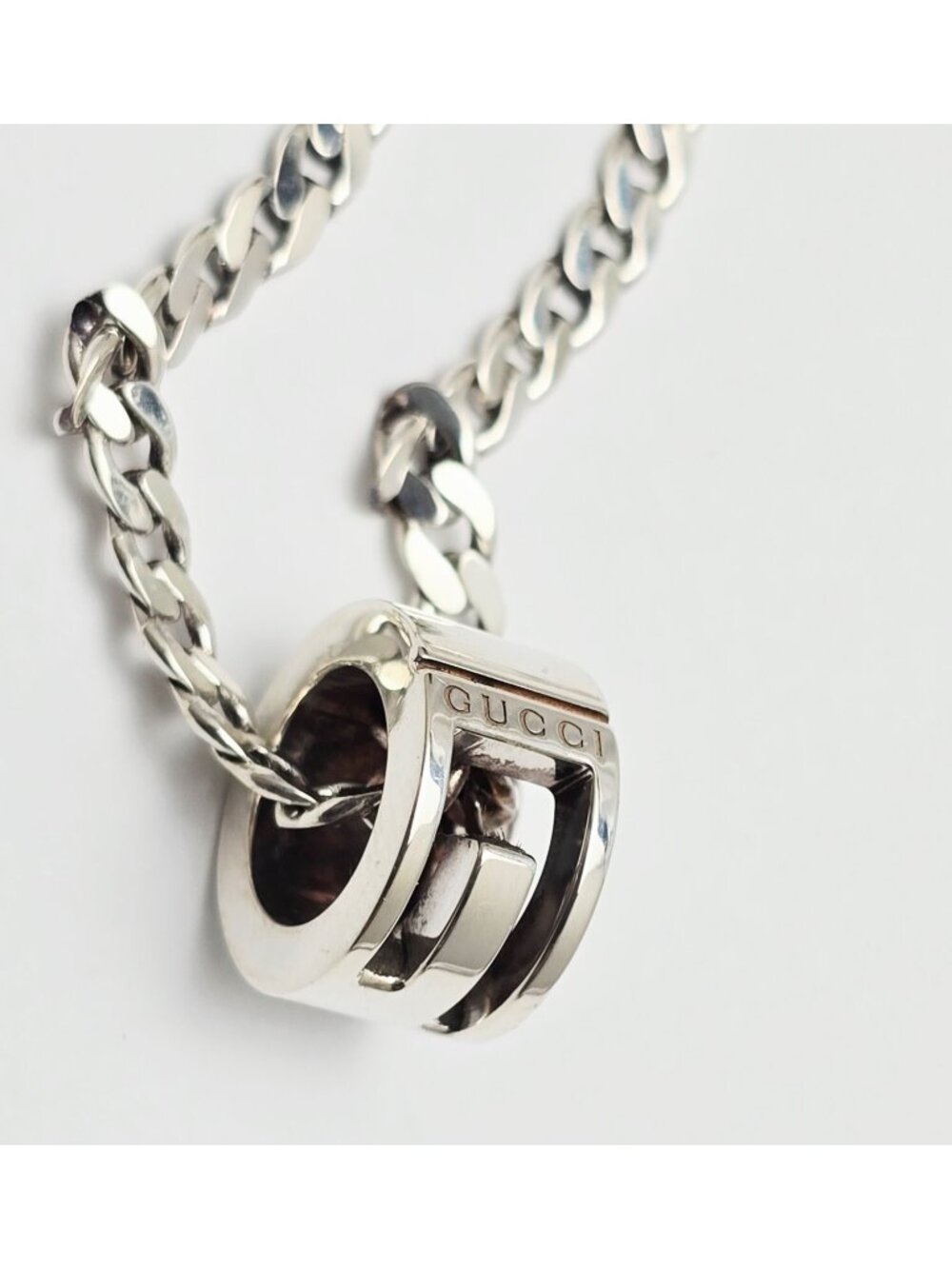 Gucci G Cut Out Round Circle Sterling Silver Charm Pendant Curb Chain Necklace - Picture 12 of 16
